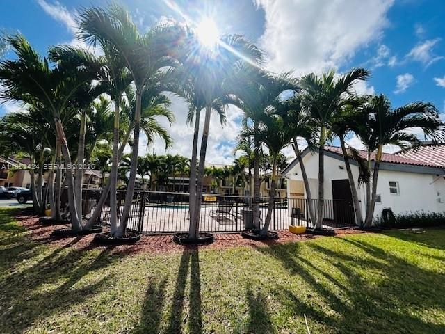 560 NW 82nd Pl, Unit 306, Miami, FL 33126 Photo