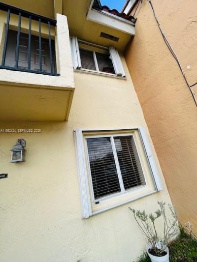 560 NW 82nd Pl, Unit 306, Miami, FL 33126 Photo