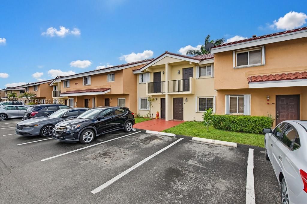 560 NW 82nd Pl, Unit 306, Miami, FL 33126 Photo