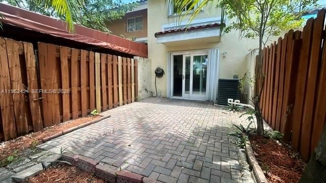 560 NW 82nd Pl, Unit 306, Miami, FL 33126 Photo