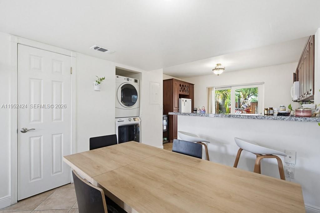 560 NW 82nd Pl, Unit 306, Miami, FL 33126 Photo