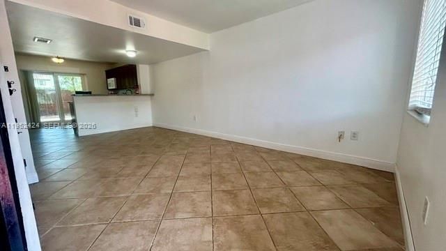 560 NW 82nd Pl, Unit 306, Miami, FL 33126 Photo