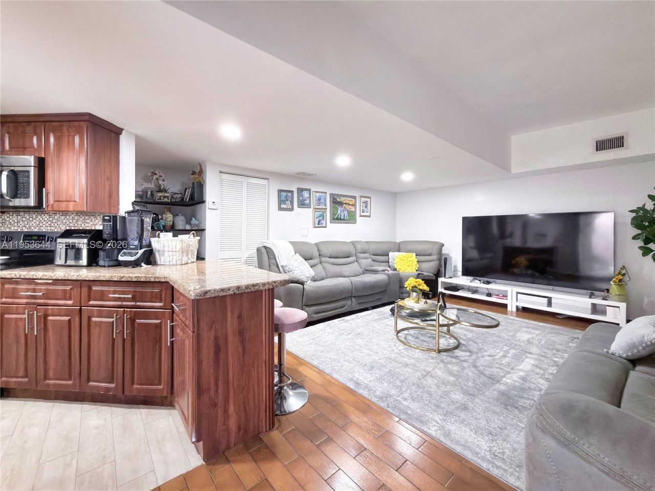 12415 NW 7th St, Miami, FL 33182 Photo