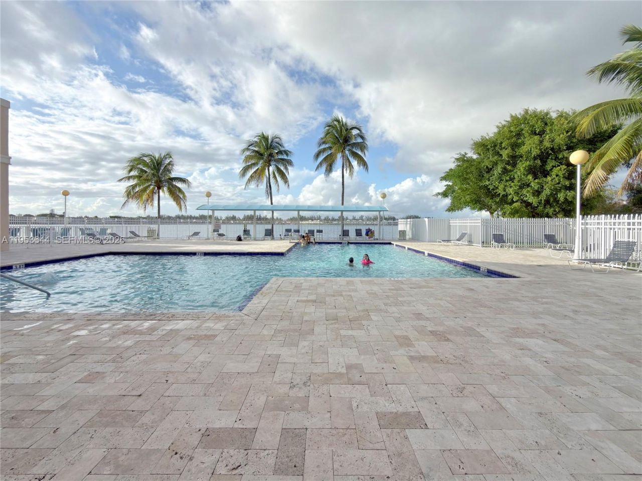 12415 NW 7th St, Miami, FL 33182 Photo