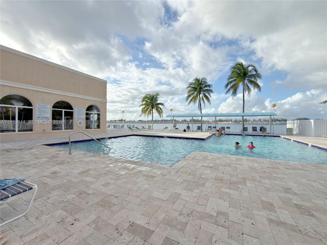 12415 NW 7th St, Miami, FL 33182 Photo