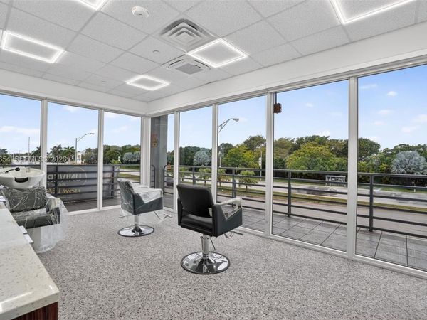 Beauty Salon Suites For Rent NOW Right In Front of, Miami, FL 33174