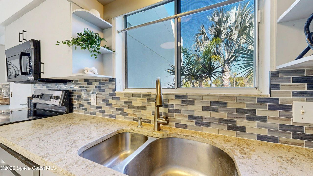 807 W Central Boulevard, Cape Canaveral, FL 32920 Photo
