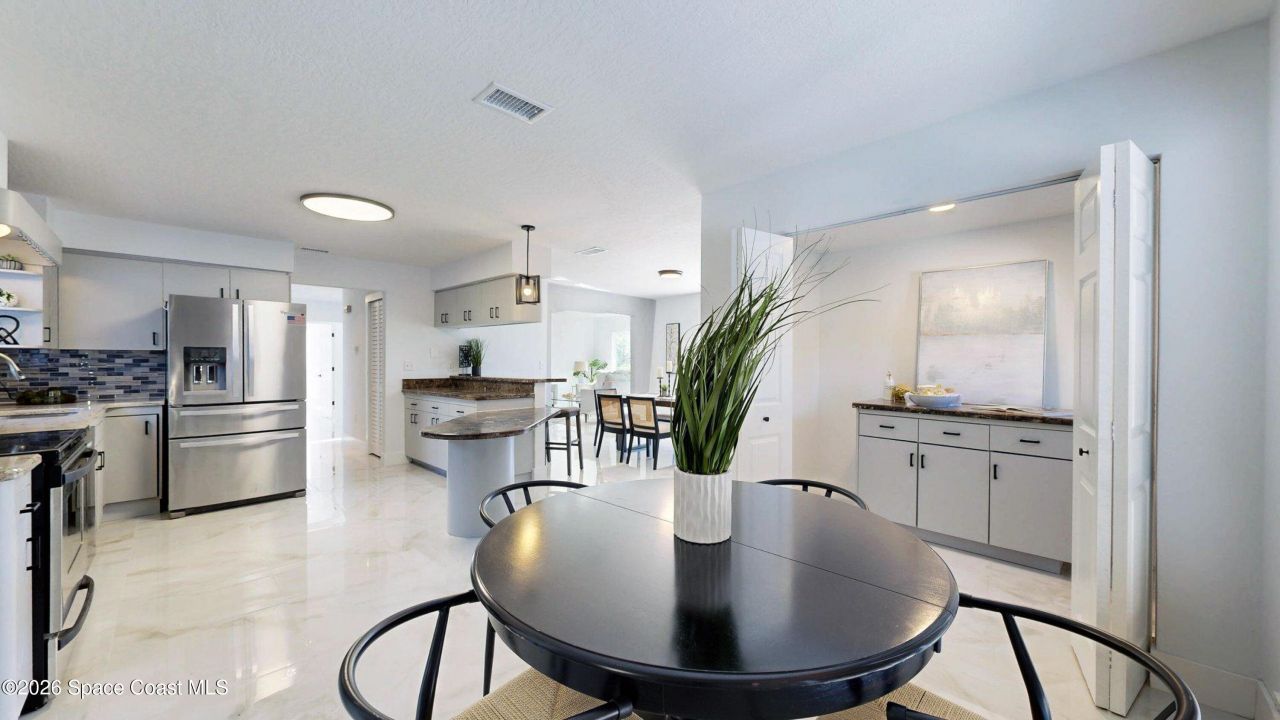 807 W Central Boulevard, Cape Canaveral, FL 32920 Photo
