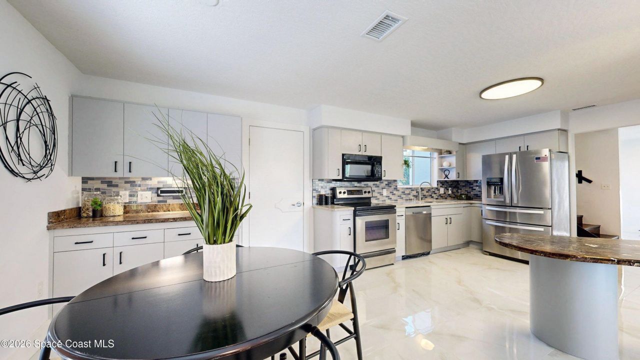 807 W Central Boulevard, Cape Canaveral, FL 32920 Photo