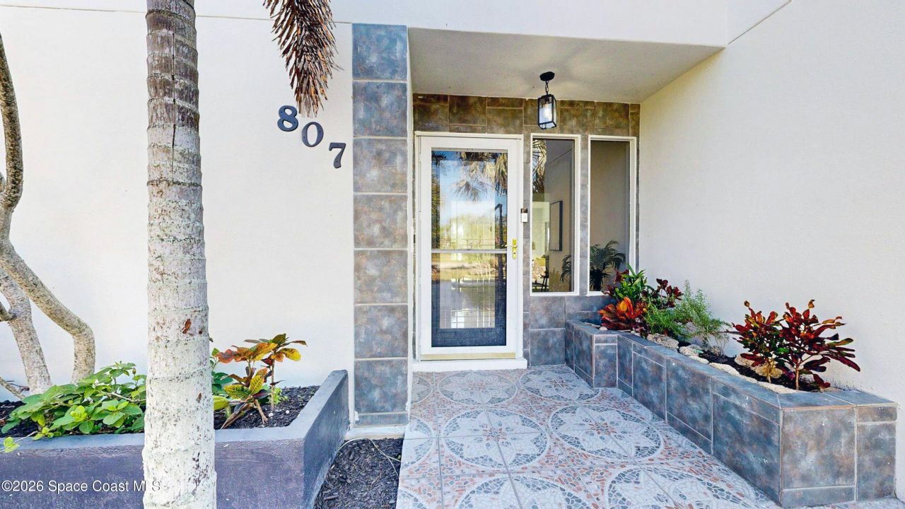 807 W Central Boulevard, Cape Canaveral, FL 32920 Photo