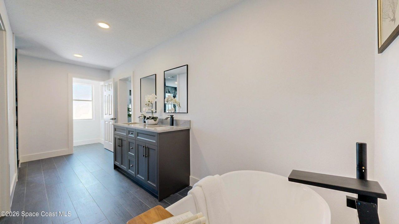 807 W Central Boulevard, Cape Canaveral, FL 32920 Photo