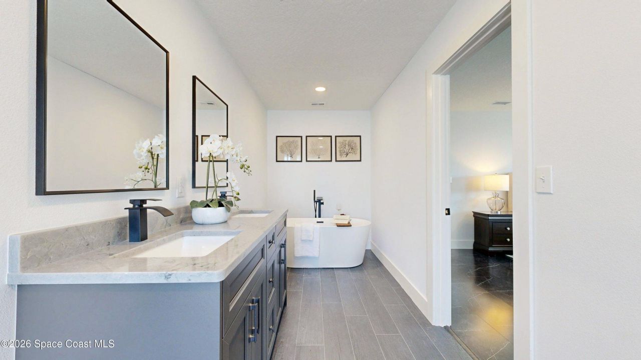 807 W Central Boulevard, Cape Canaveral, FL 32920 Photo