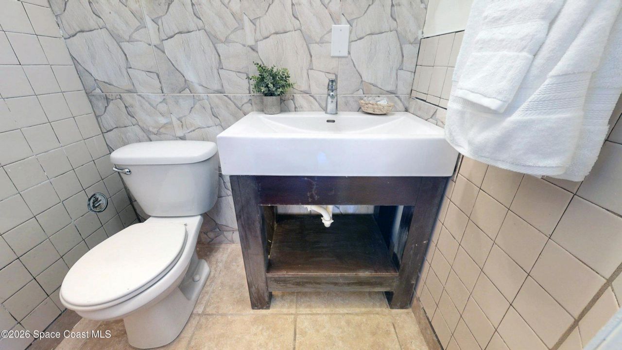 807 W Central Boulevard, Cape Canaveral, FL 32920 Photo