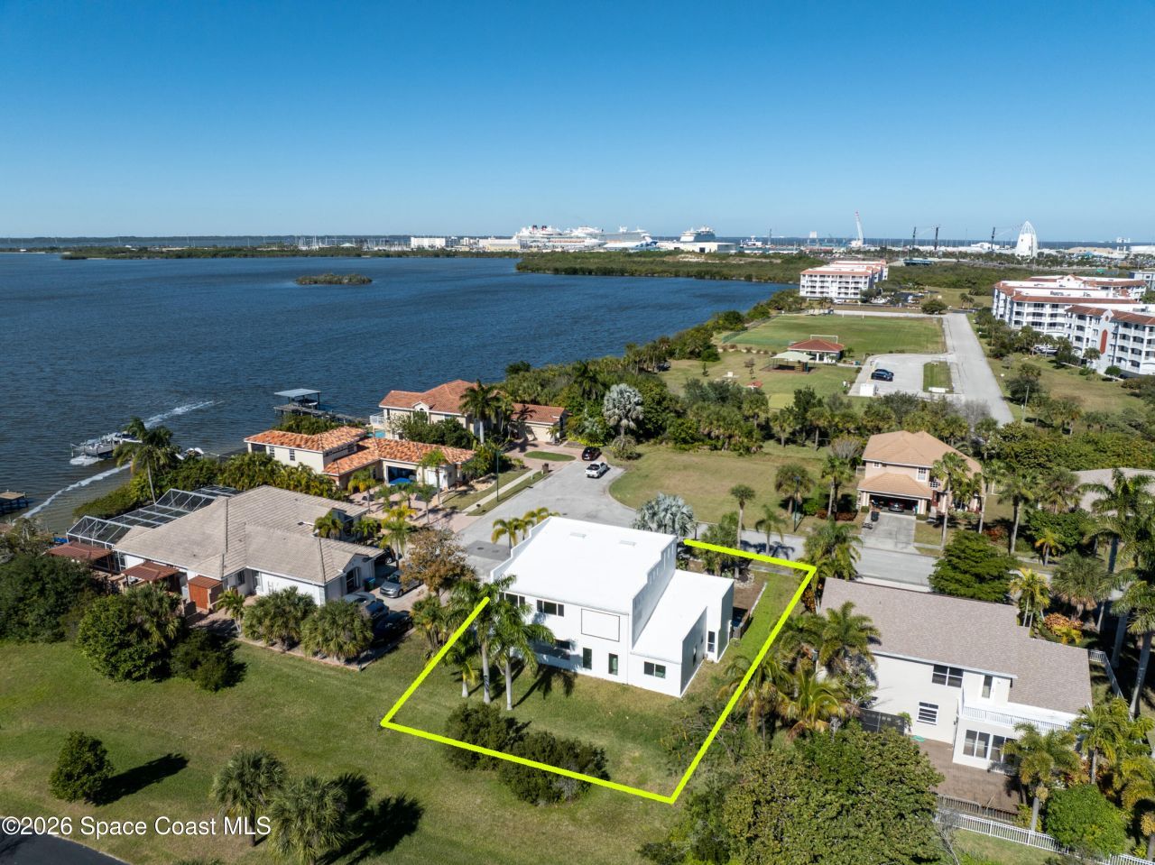 807 W Central Boulevard, Cape Canaveral, FL 32920 Photo