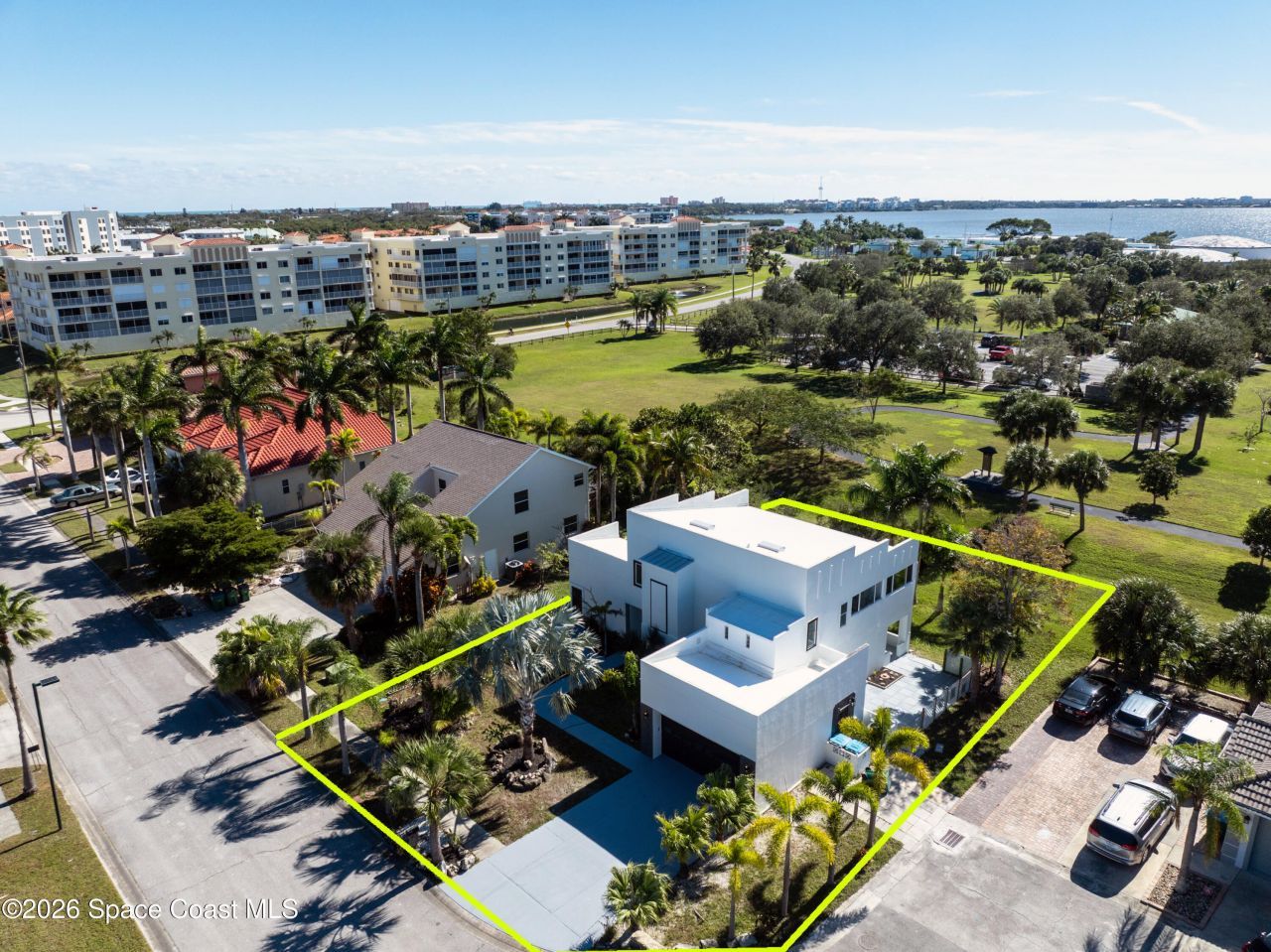 807 W Central Boulevard, Cape Canaveral, FL 32920 Photo