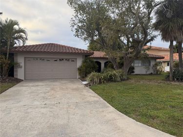 2075 KANSAS AVENUE NE, ST PETERSBURG, FL 33703