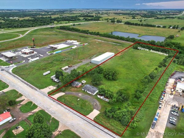 1301 S Chouteau Avenue , Chouteau, OK 74337