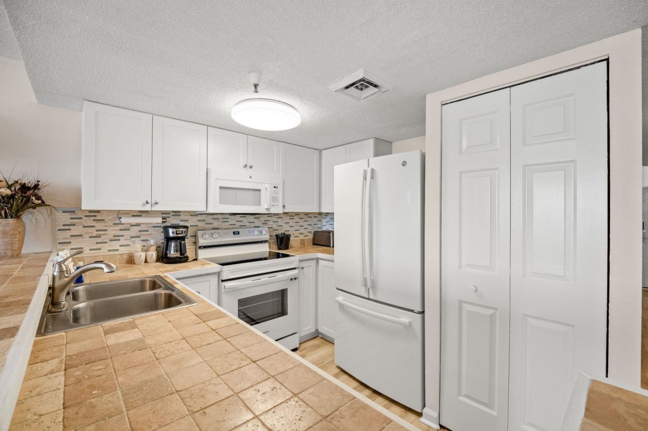 5308 N Ocean Blvd. Photo 15