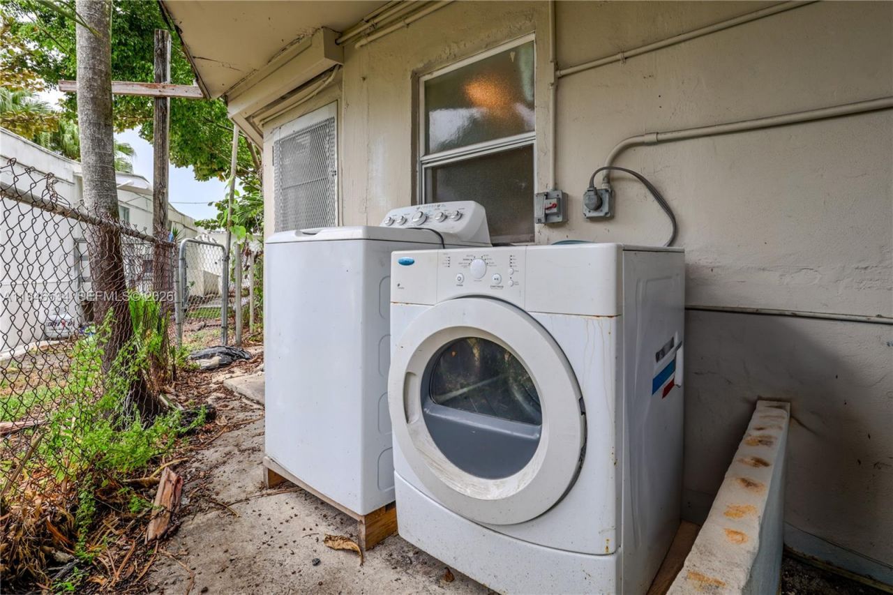 2250 NE 136th St, North Miami Beach, FL 33181 Photo