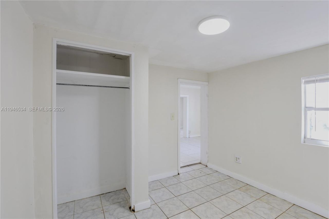 2250 NE 136th St, North Miami Beach, FL 33181 Photo