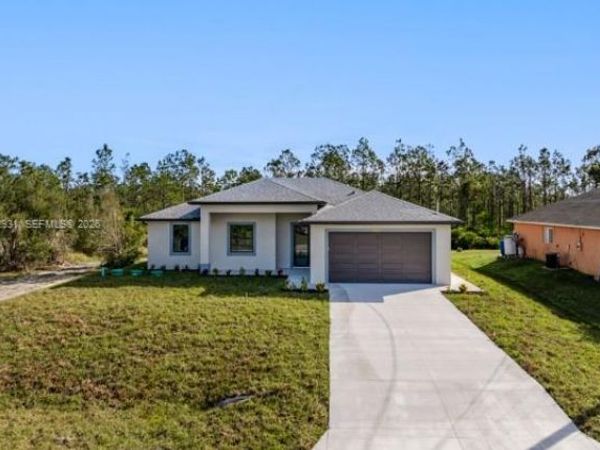 1024 Chauncey AV, Lehigh Acres, FL 33971