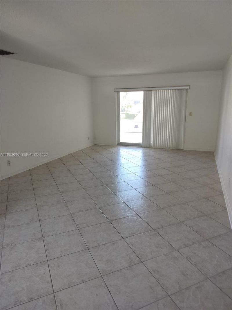 700 Layne Blvd, Unit 214, Hallandale Beach, FL 33009 Photo