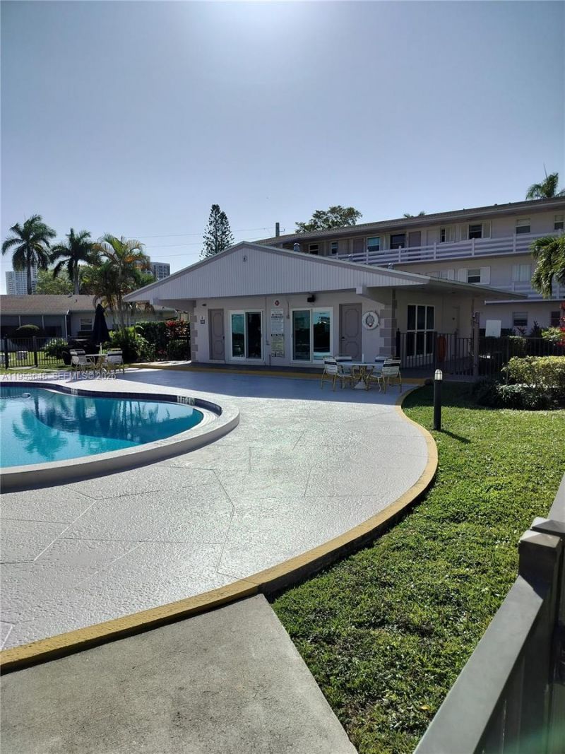 700 Layne Blvd, Unit 214, Hallandale Beach, FL 33009 Photo