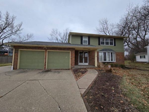 5109 Coachman Road, Bettendorf, IA 52722