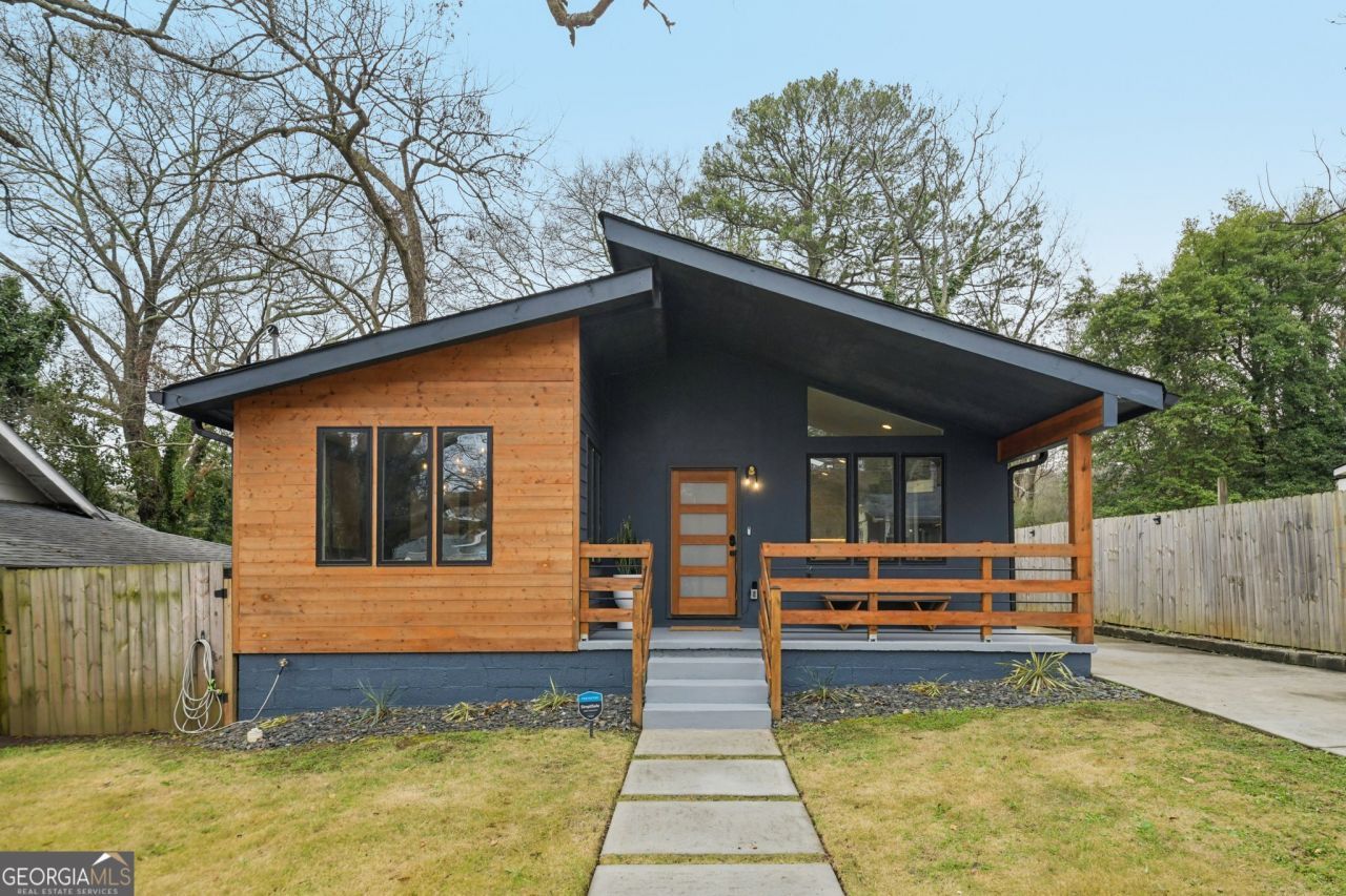 1074 Astor Avenue Sw, Atlanta, GA 30310 Main Photo