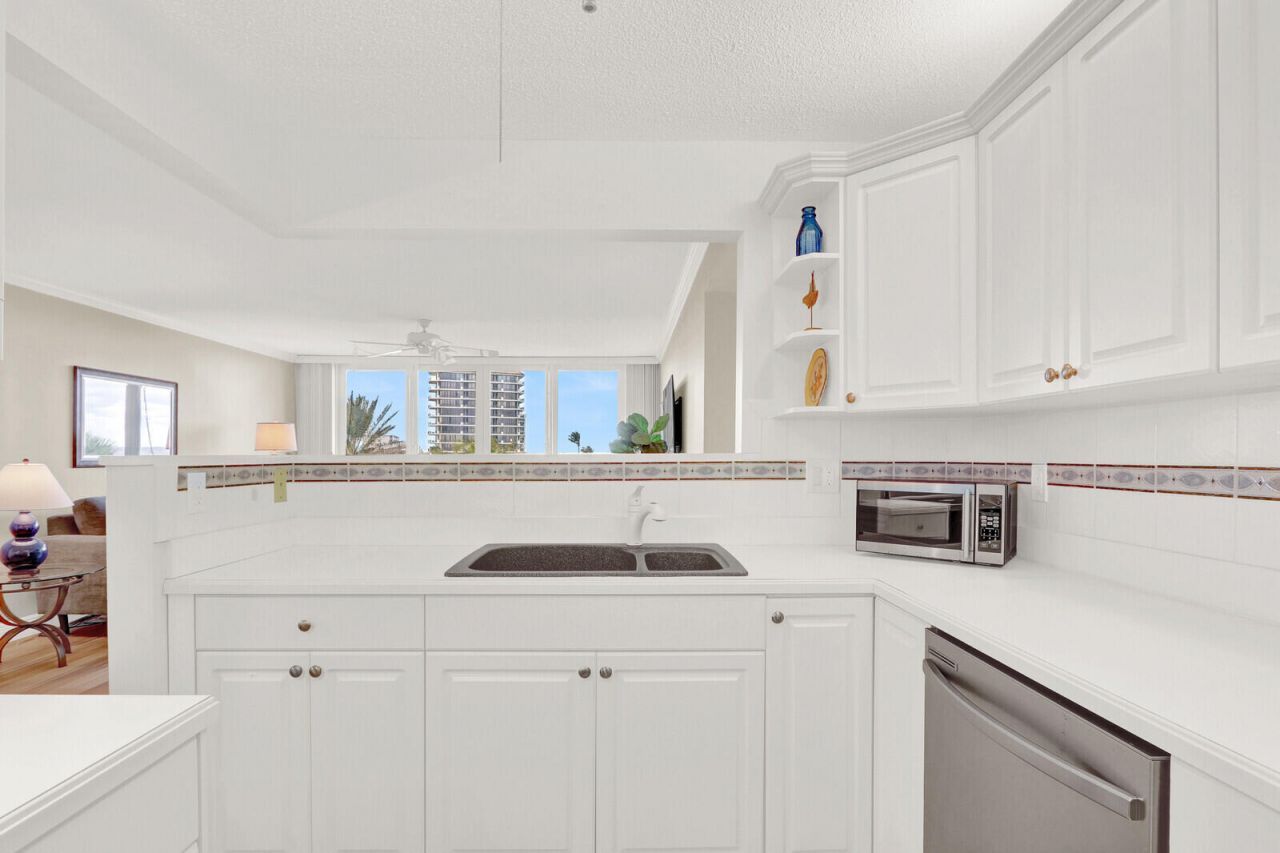 630 Ocean Drive, Unit 505, Juno Beach, FL 33408 Photo