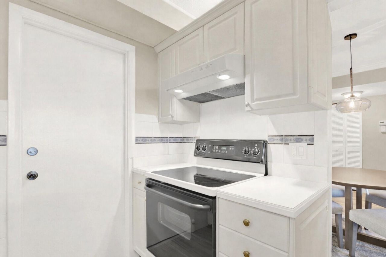 630 Ocean Drive, Unit 505, Juno Beach, FL 33408 Photo