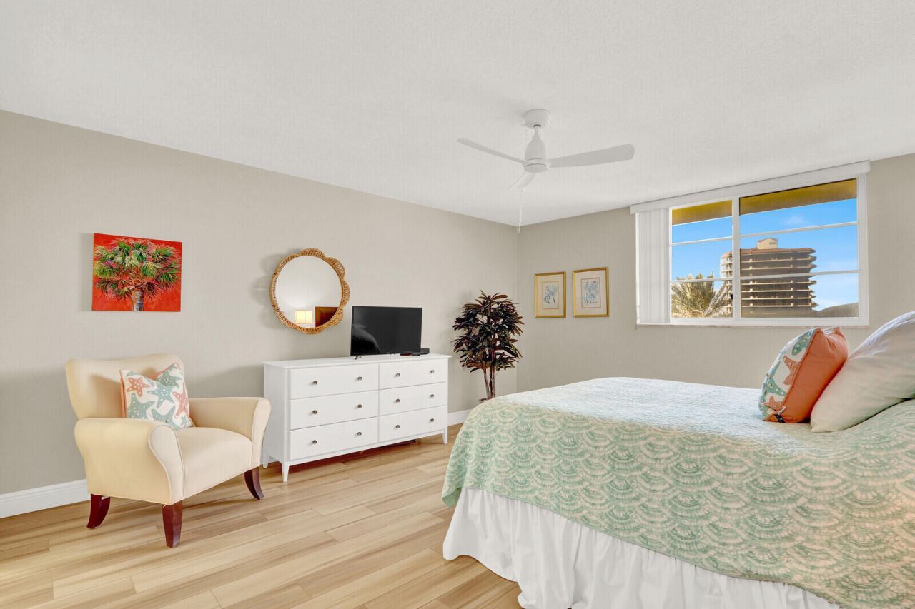 630 Ocean Drive, Unit 505, Juno Beach, FL 33408 Photo