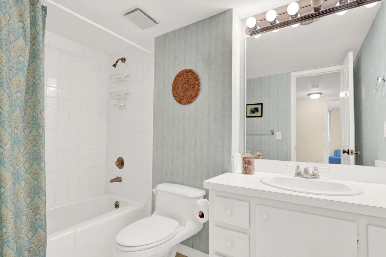 630 Ocean Drive, Unit 505, Juno Beach, FL 33408 Photo