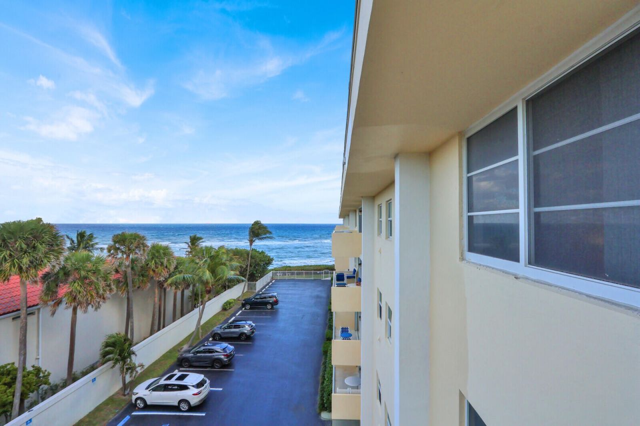 630 Ocean Drive, Unit 505, Juno Beach, FL 33408 Photo