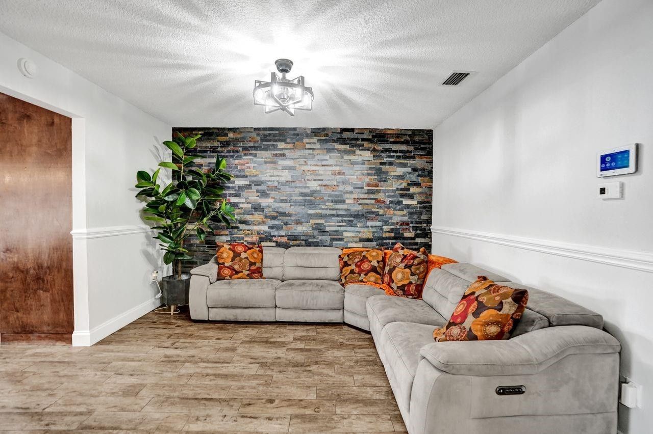 326 NW 101st Terrace, Coral Springs, FL 33071 Photo