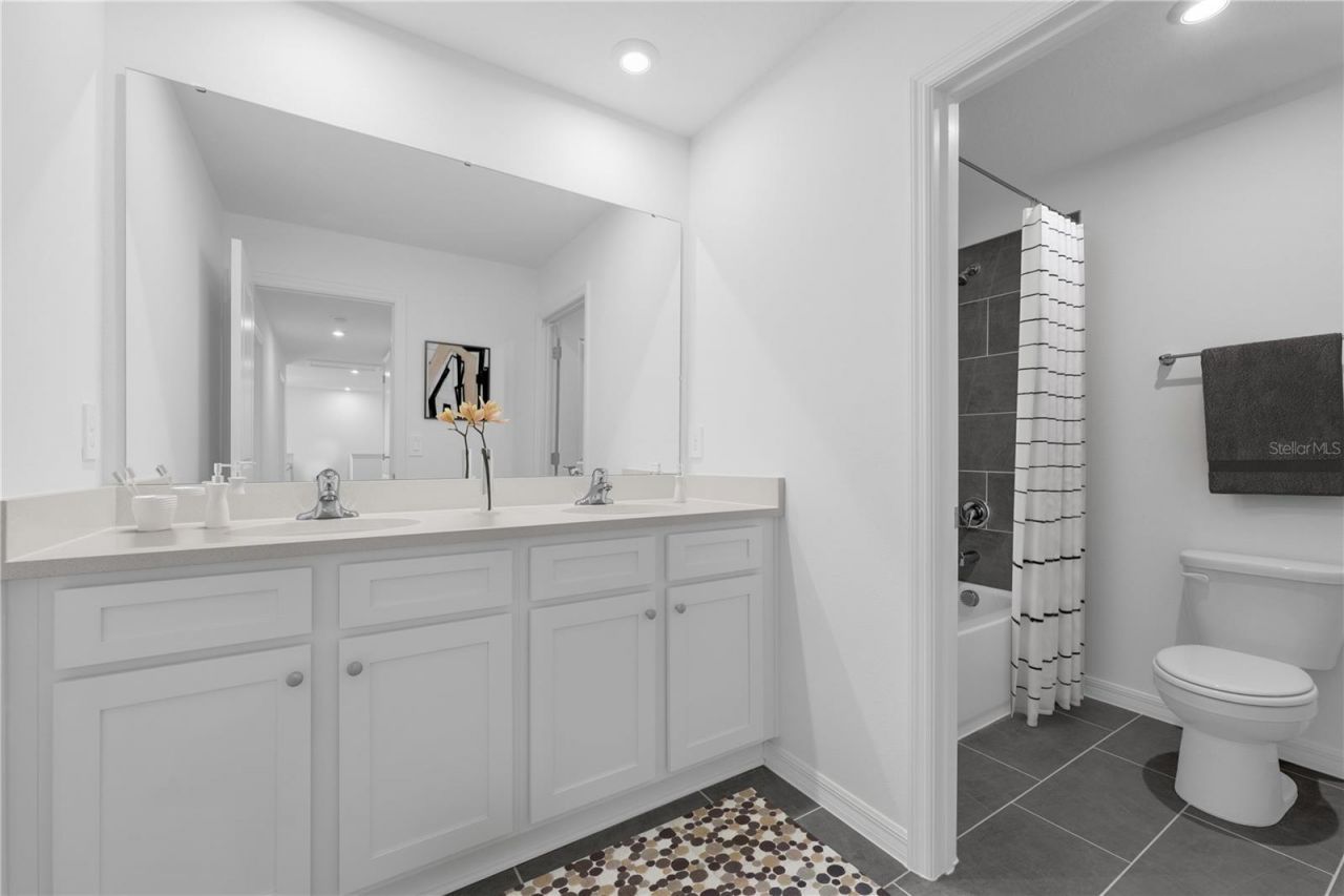 1748 Blue Lagoon Circle, Mascotte, FL 34753 Photo