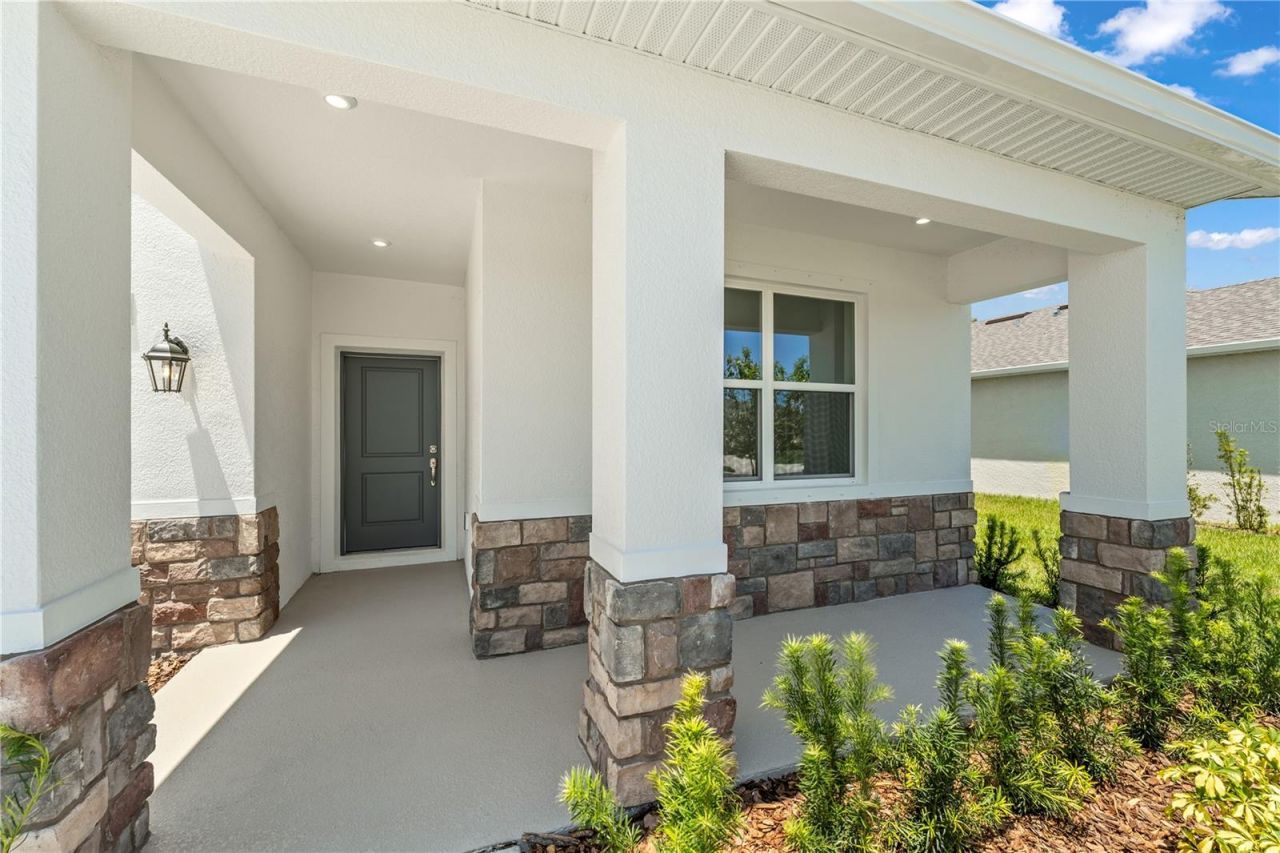 1748 Blue Lagoon Circle, Mascotte, FL 34753 Photo