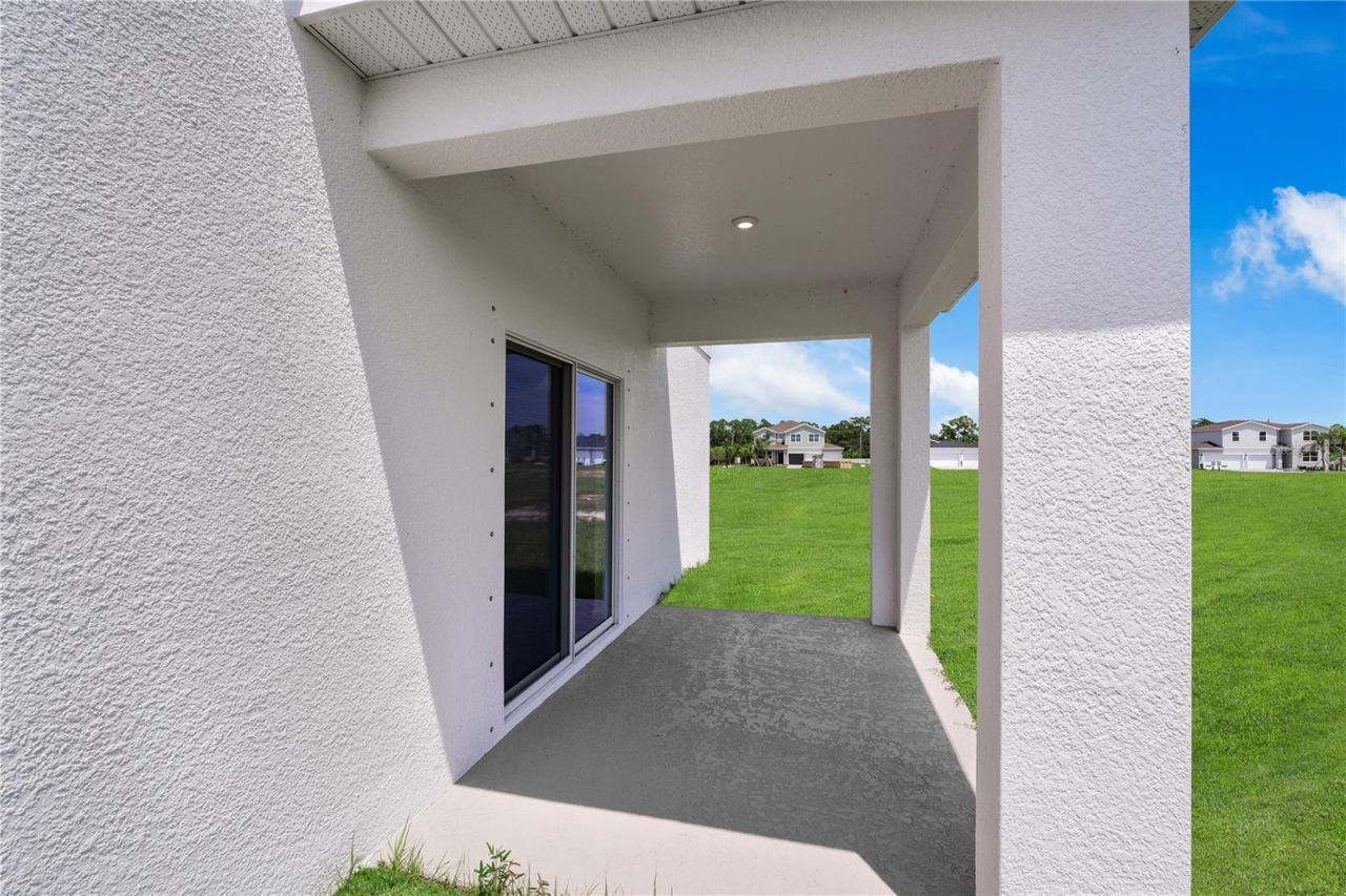 1748 Blue Lagoon Circle, Mascotte, FL 34753 Photo