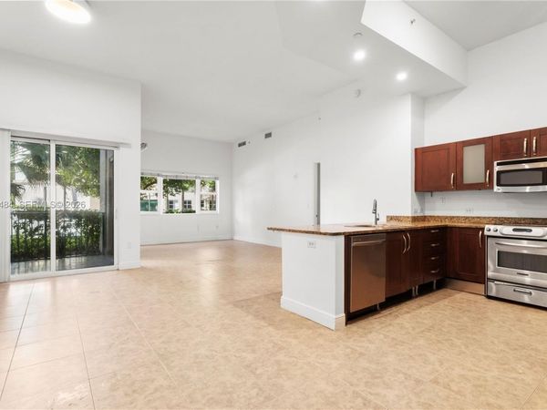 19900 E Country Club Dr, Unit 104, Aventura, FL 33180