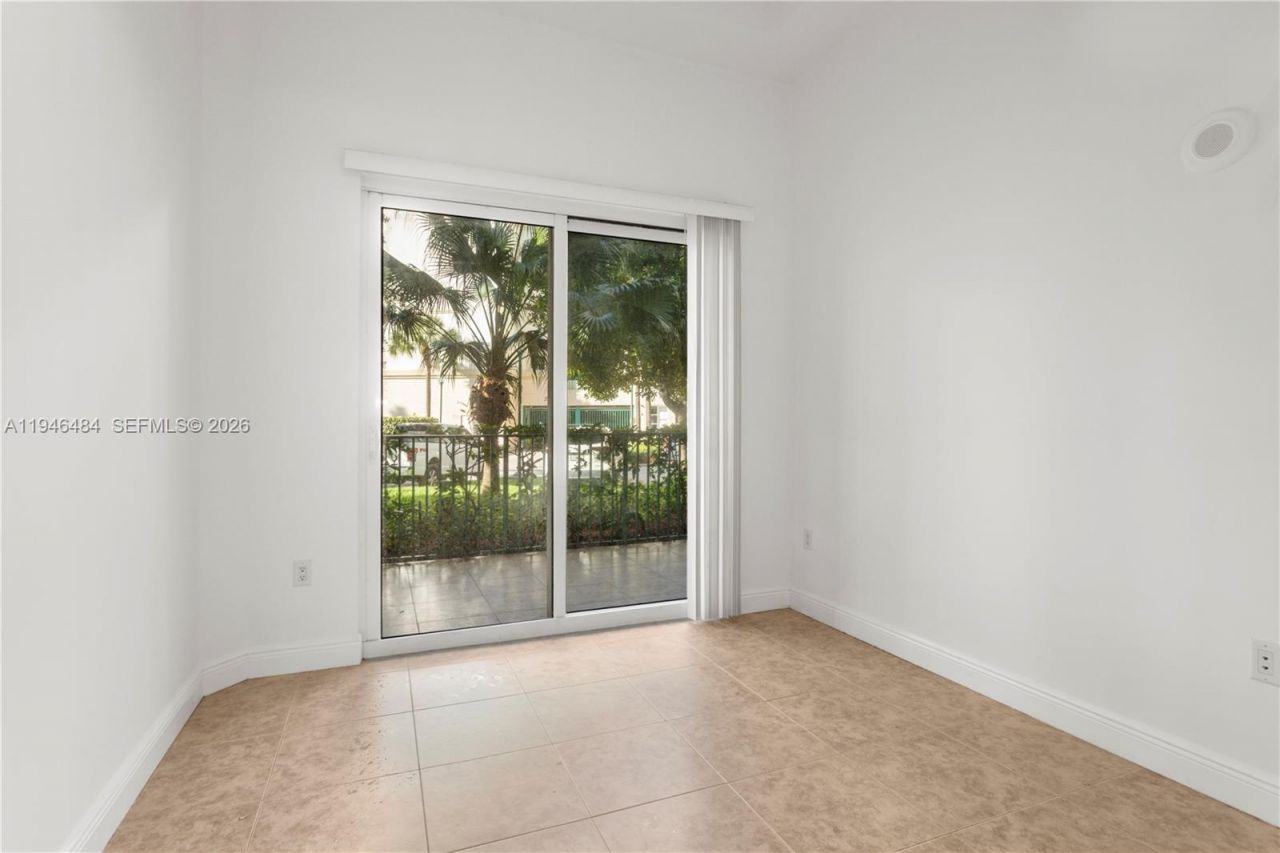 19900 E Country Club Dr, Unit 104, Aventura, FL 33180 Photo