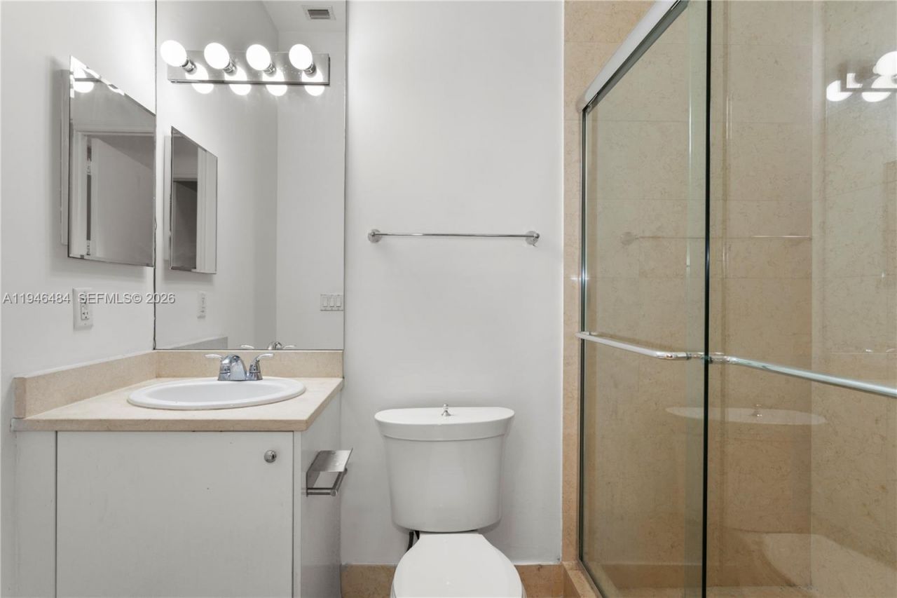 19900 E Country Club Dr, Unit 104, Aventura, FL 33180 Photo