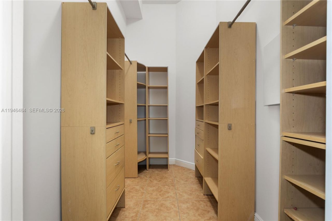 19900 E Country Club Dr, Unit 104, Aventura, FL 33180 Photo