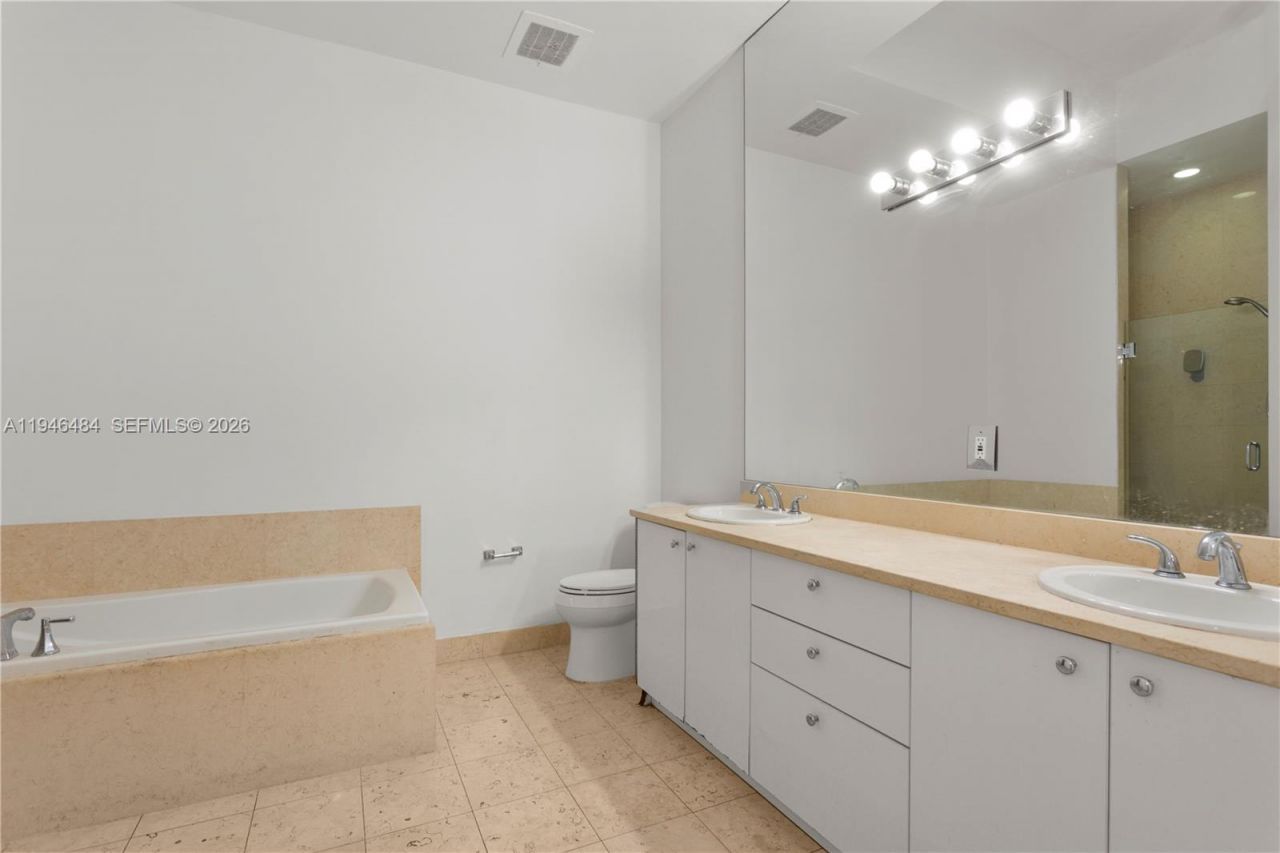 19900 E Country Club Dr, Unit 104, Aventura, FL 33180 Photo