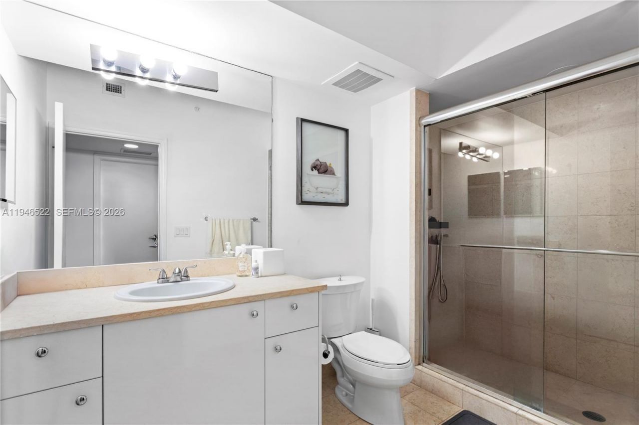 19900 E Country Club Dr, Unit 216, Aventura, FL 33180 Photo