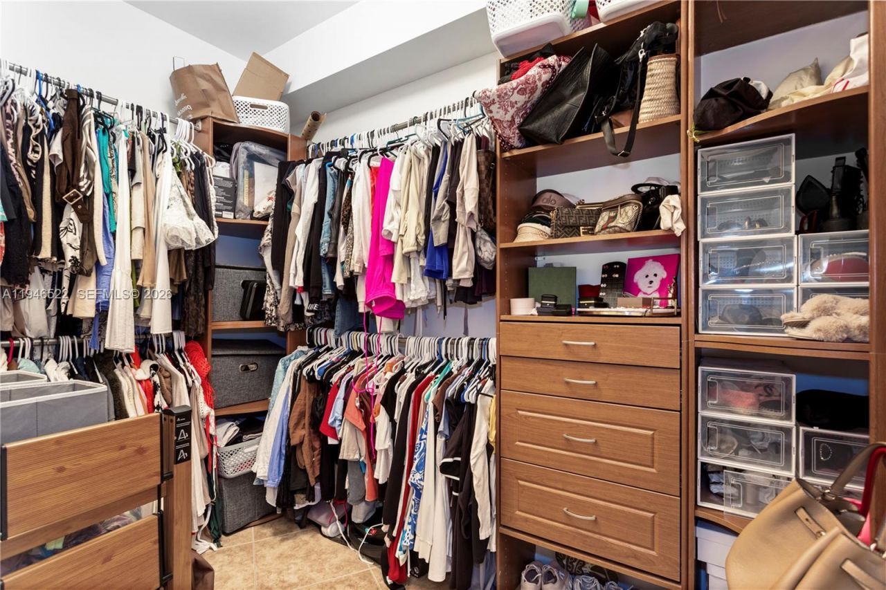 19900 E Country Club Dr, Unit 216, Aventura, FL 33180 Photo