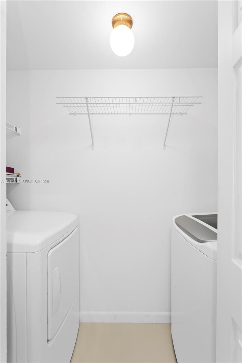 17100 N Bay Rd, Unit 1712, Sunny Isles Beach, FL 33160 Photo