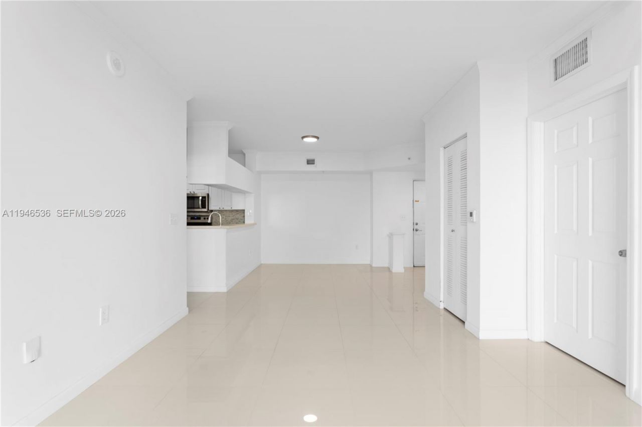 17100 N Bay Rd, Unit 1712, Sunny Isles Beach, FL 33160 Photo