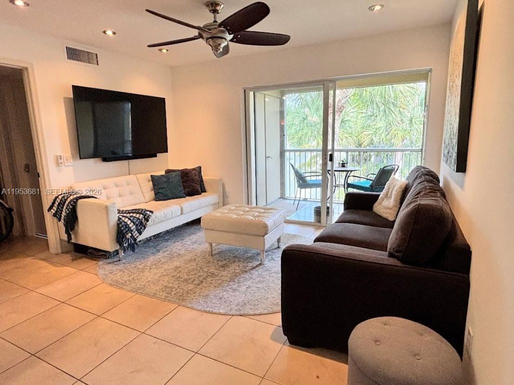 460 S Park Rd, Unit 6-303, Hollywood, FL 33021 Photo