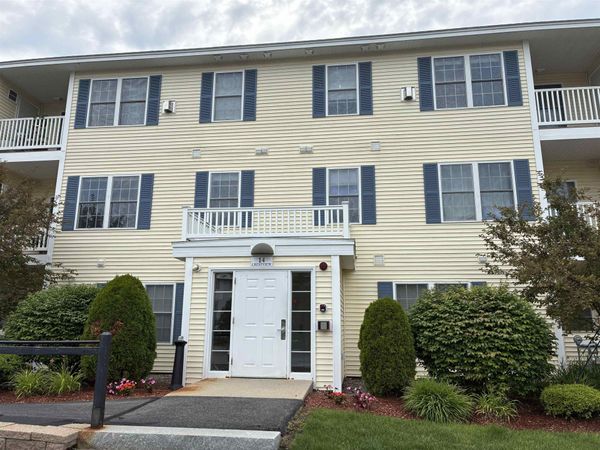 14 Crestview Circle, Unit 160, Londonderry, NH 03053