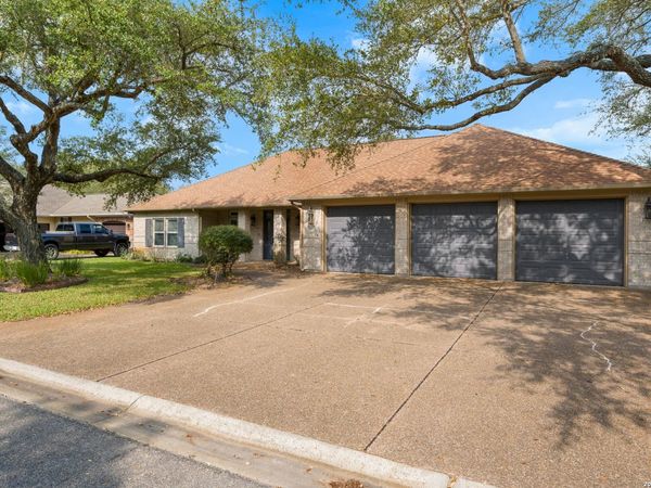 104 Peachtree, Rockport, TX 78382